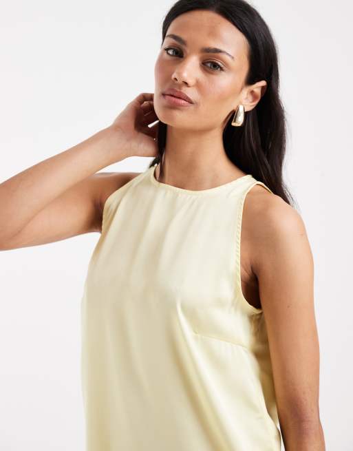 Pieces – Satin-Minikleid in Pastellgelb mit Ringerrücken, 3 von 4