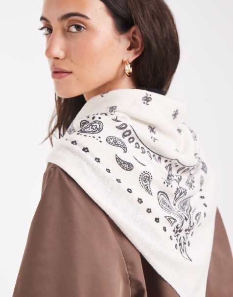 Pieces scarf i svart paisleymönster - view 1