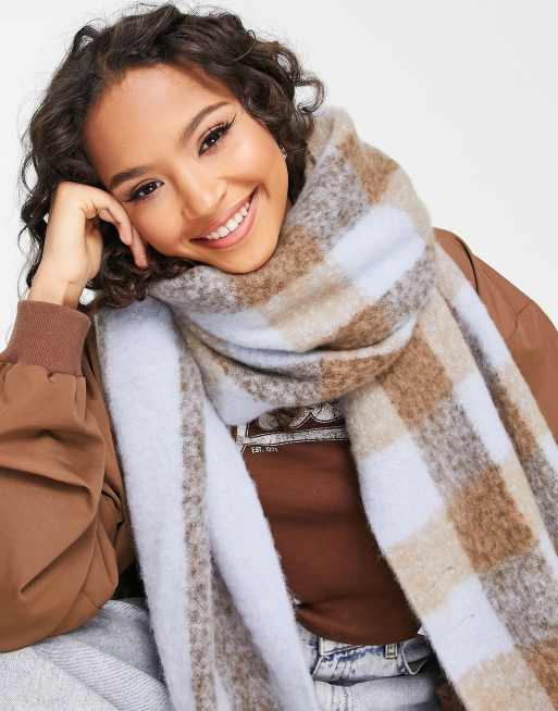 DESIGN - Sciarpa super morbida con nappe nere