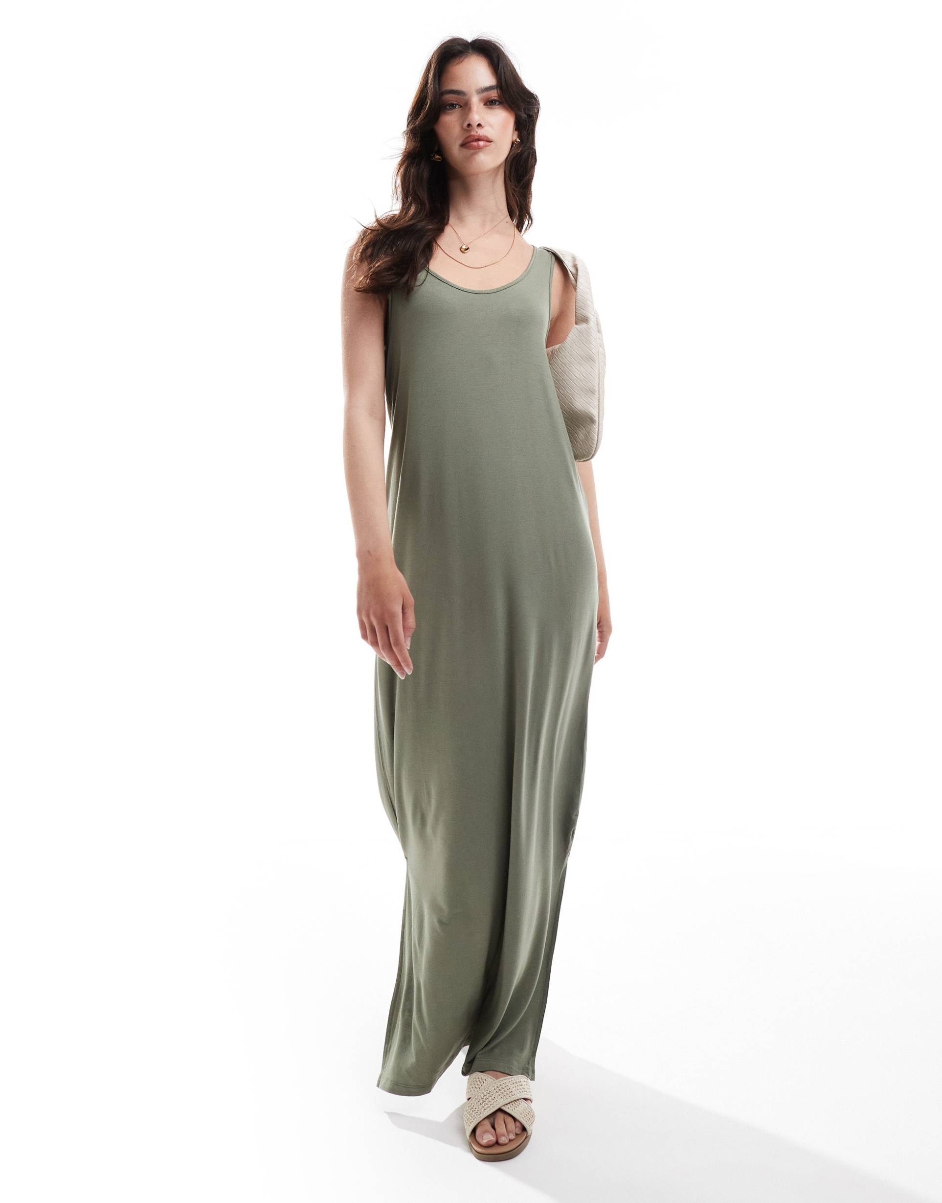 pieces scoop neck maxi dress in green