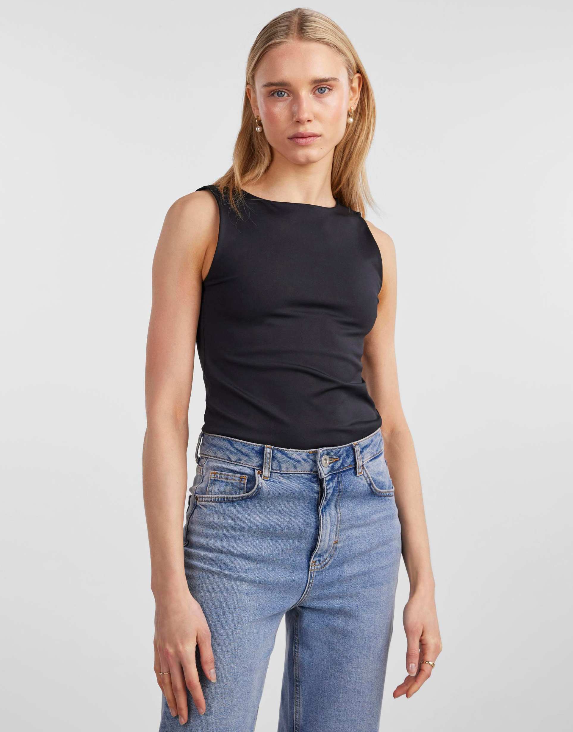 pieces seamless bodysuit in black