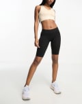 [Pieces] Pieces seamless legging shorts in black S-M BLACK