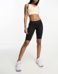 Pieces seamless legging shorts in black