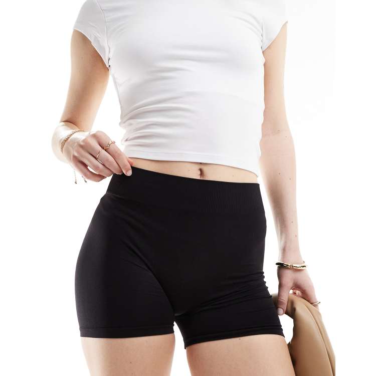 Pieces seamless mini legging shorts in black