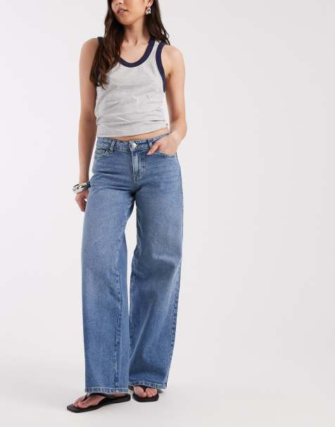 Pieces – Selma – Jeans in Mittelblau mit niedrigem Bund und weitem Bein - view 1