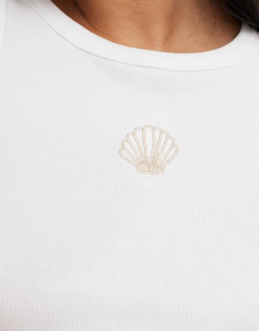 Pieces shell embroidered cropped vest top in white, 3 of 4