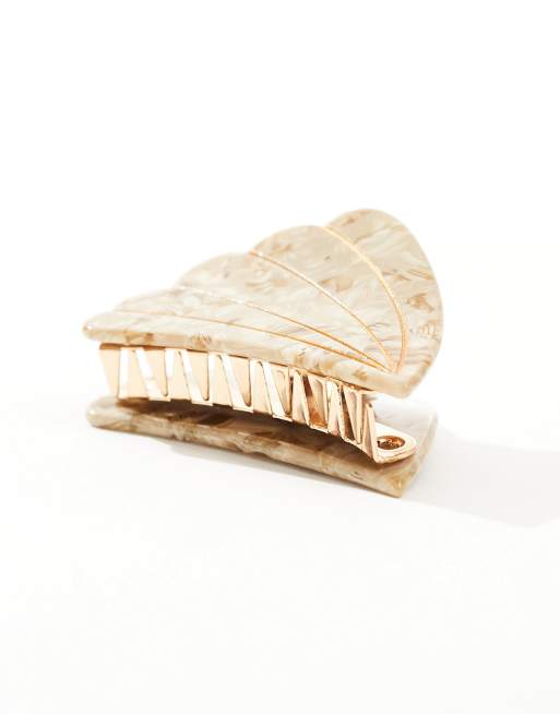 Pieces shell hair claw in marbelled coconut beige | ASOS
