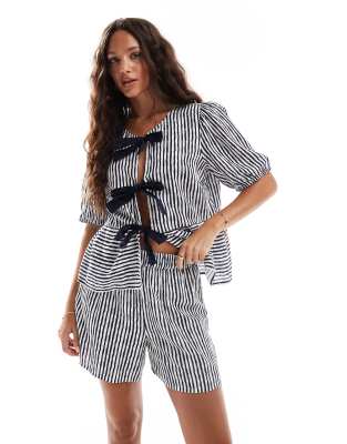 Short d'ensemble taille haute à rayures - Bleu marine et blanc 34