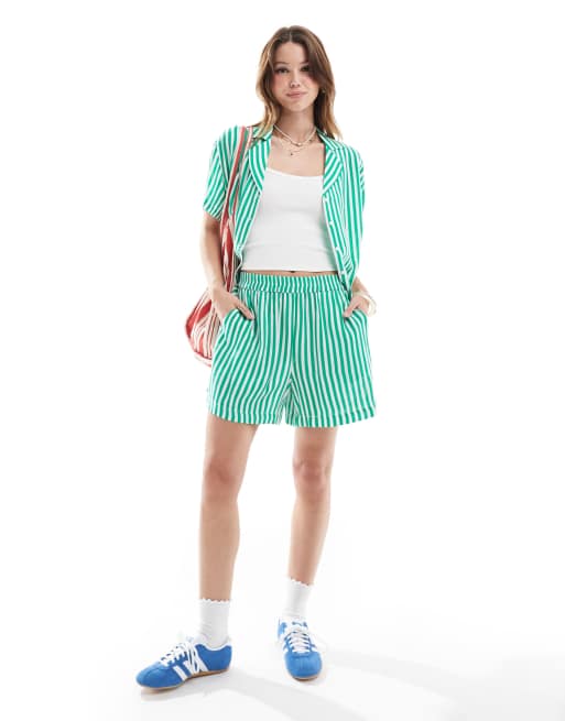Pieces short sleeve boxy shirt in green and white stripes - part of a set, 2 of 4