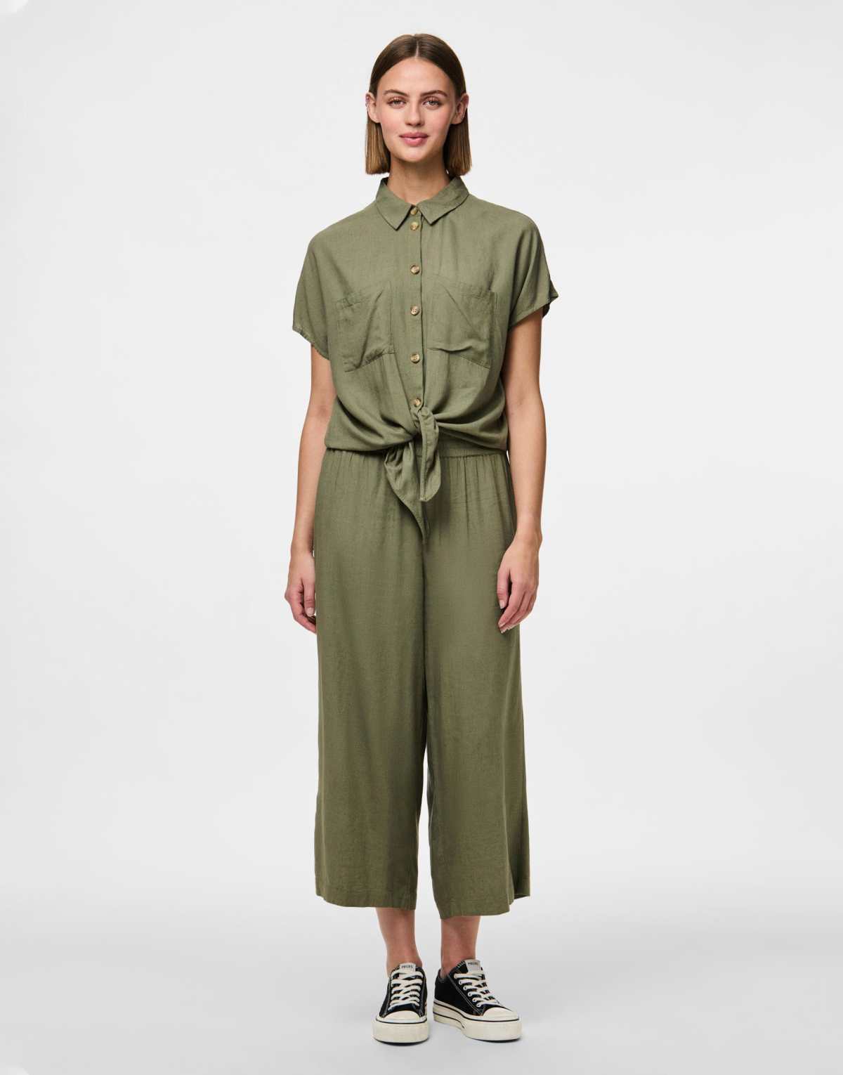 Pieces Short sleeved shirt in deep lichen green