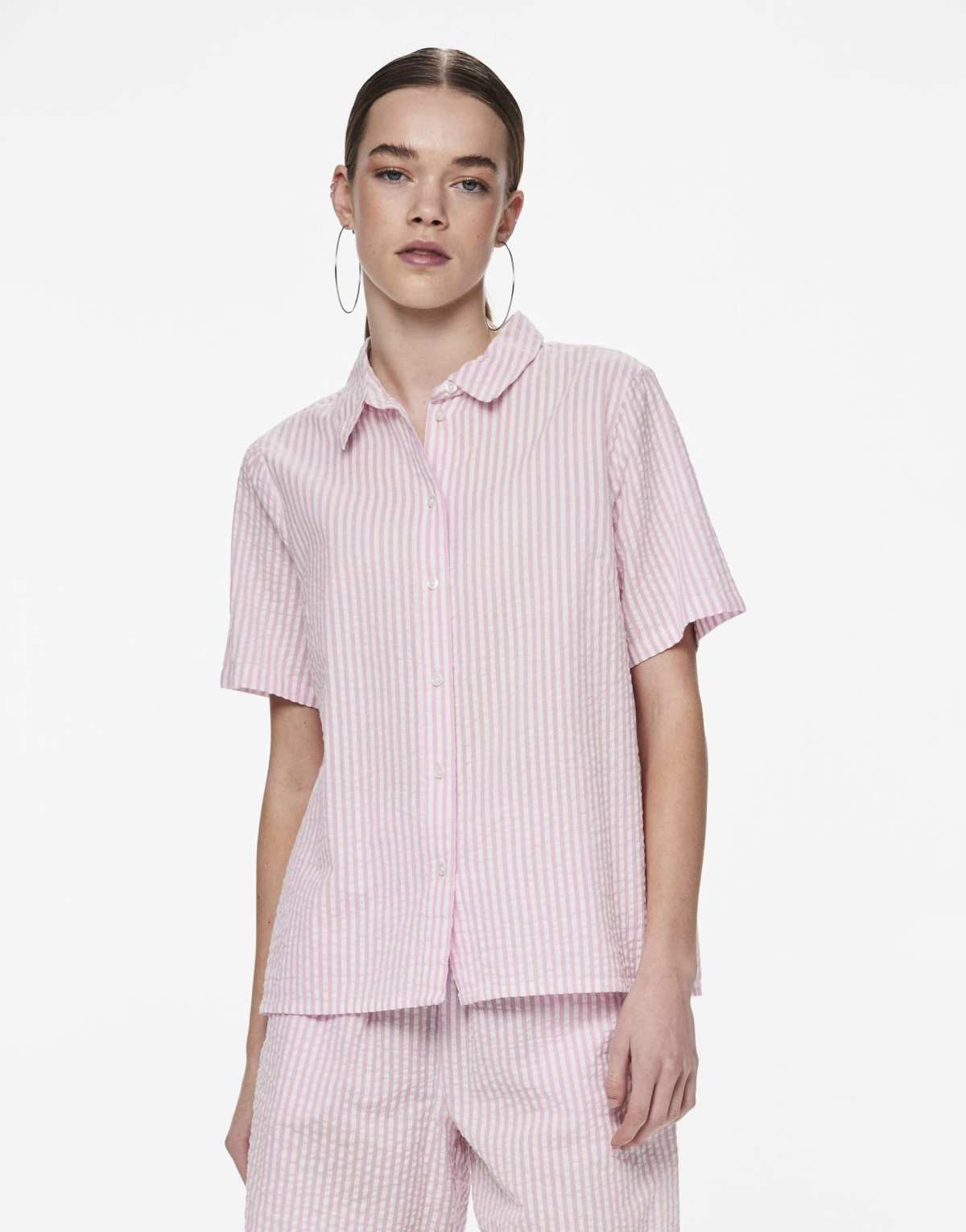 Pieces Short sleeved shirt in pastel lavender