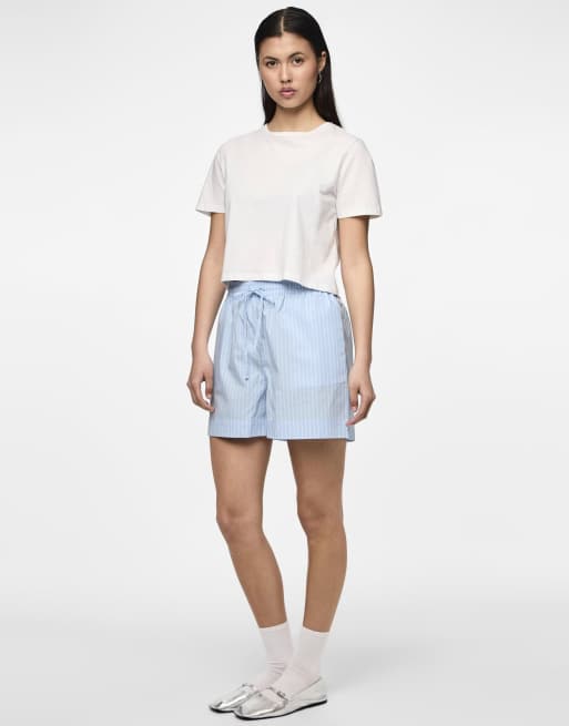 Pieces – Shorts in luftigem Blau