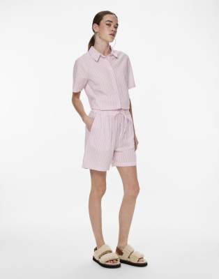 Pieces - Shorts in Pastell-Lavendel-Lila