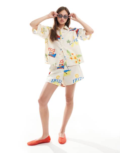 Pieces - Shorts met hoge taille en zomerse vakantie print, deel van co-ord set - view 1