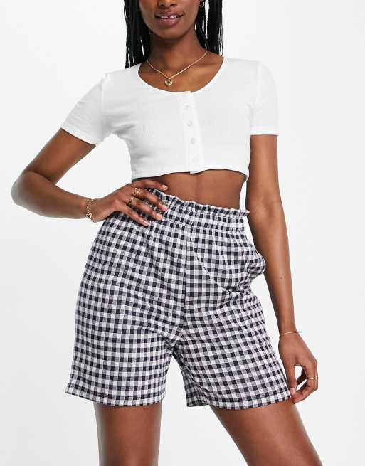 Pieces - Shorts met hoge taille, ruches in de taille en gingham ruit in marineblauw en wit