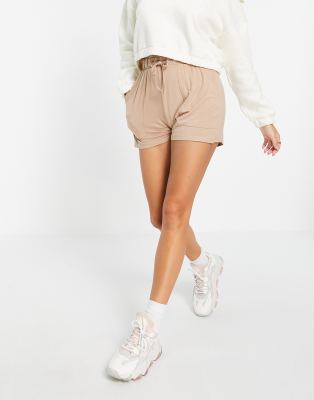 Pieces Shorts With Paperbag Waist In Camel-neutral In Neutral