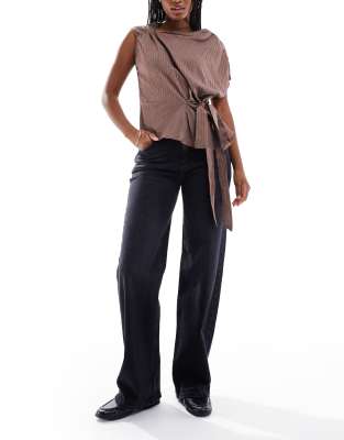 Pieces - Silke - Weit geschnittene Jeans in Schwarz mit mittelhohem Bund