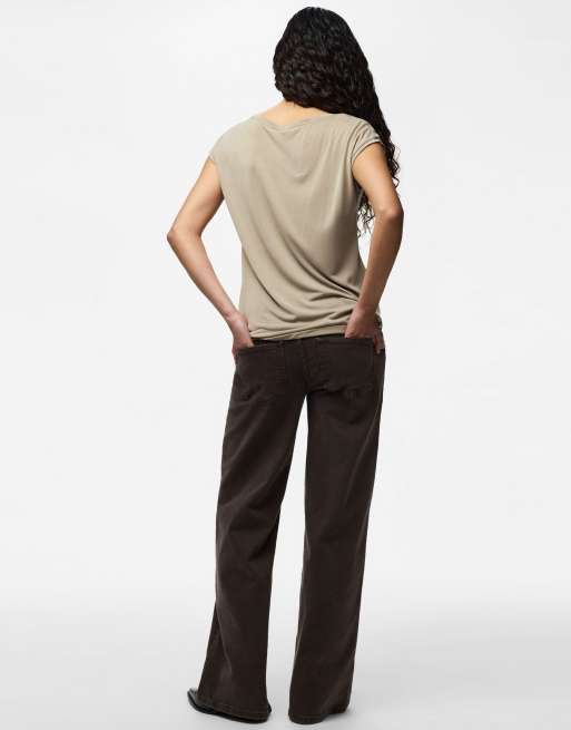 Pieces – Silverfärgad t-shirt med v-ringning, 2 av 7