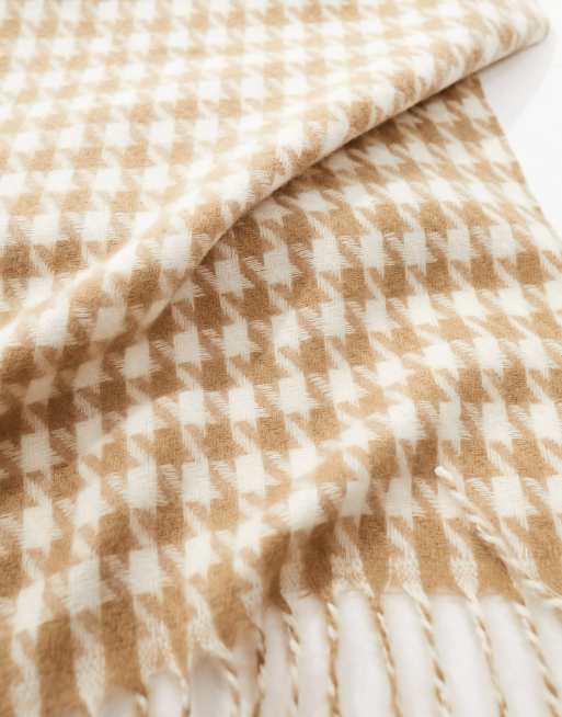 Pieces - Sjaal met kwastjes in beige en witte pied-de-poule, 4 van 4