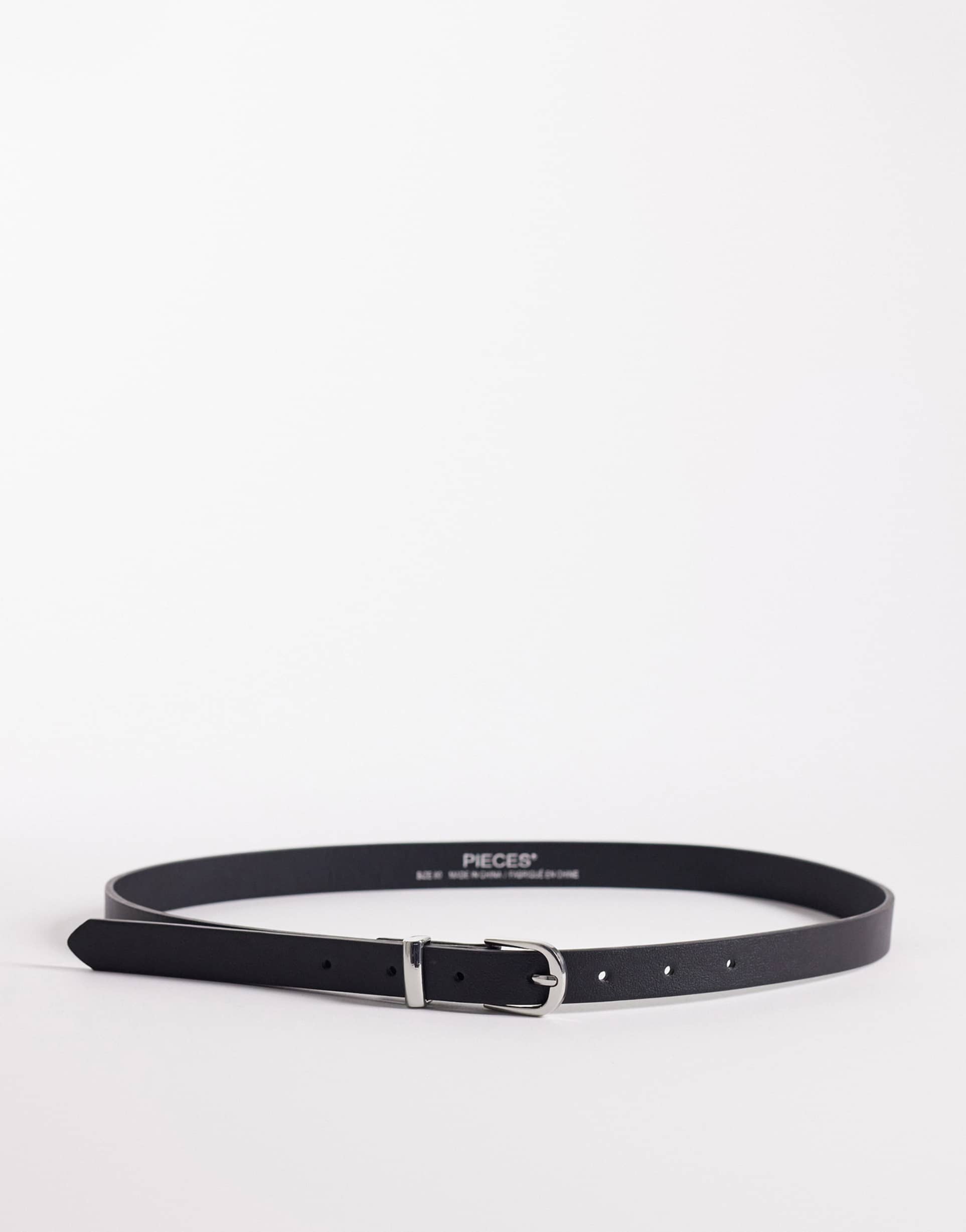 pieces skinny faux leather belt in black and sliver