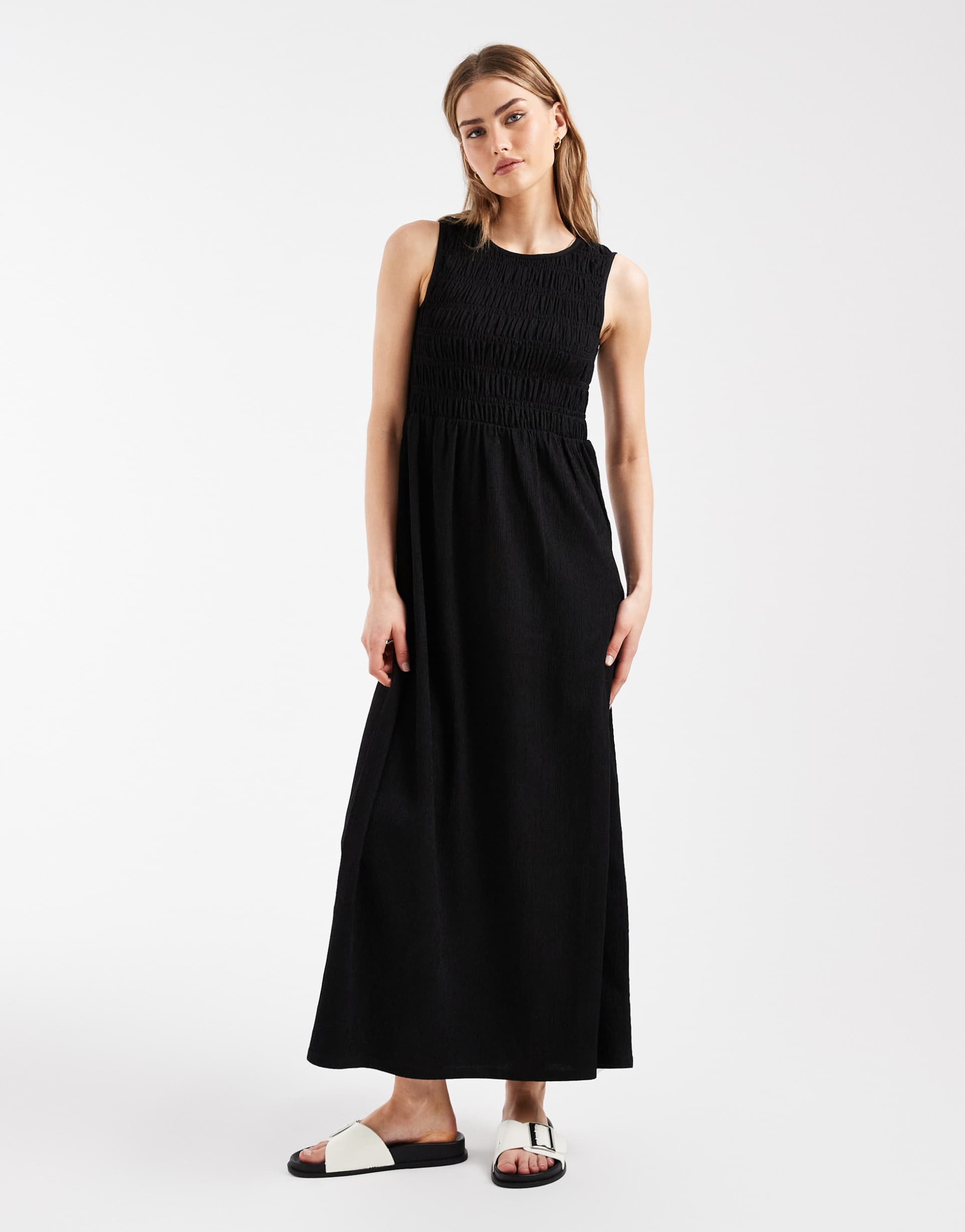 pieces sleeveless smocked maxi dress in black