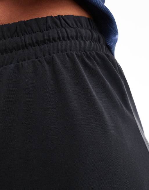 Pieces slinky elasticated waist shorts in black, 5 of 5