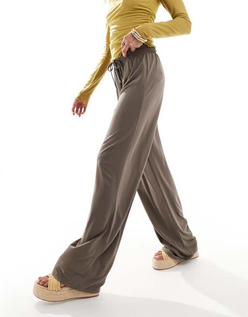 Pieces slinky super soft wide leg pants in morel brown, 2 of 5