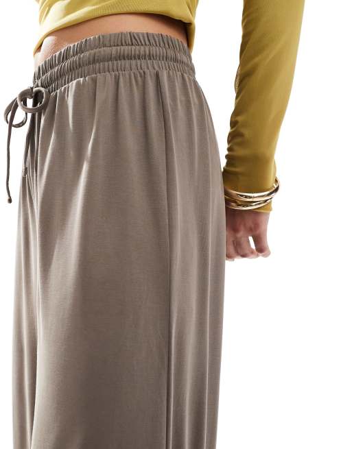 Pieces slinky super soft wide leg pants in morel brown, 5 of 5