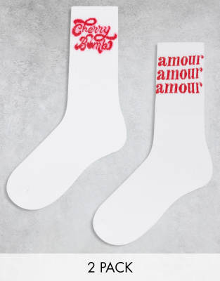 Pieces - Socken im 2er-Pack in Weiß und Rot mit Slogan