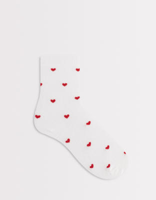 Pieces - Socken in Weiß mit Herzmuster