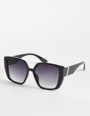 PIECES - Sonnenbrille in Schwarz mit großem, eckigem Gestell
