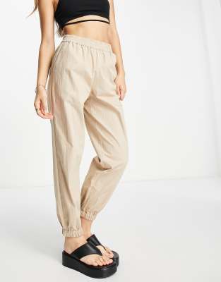 Pieces - Sonni - Schmal geschnittene Jogginghose in Beige-Neutral