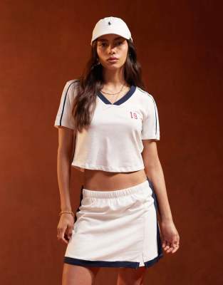 Pieces Sport Core Cropped V-neck T-shirt In White And Navy - Part Of A Set In White