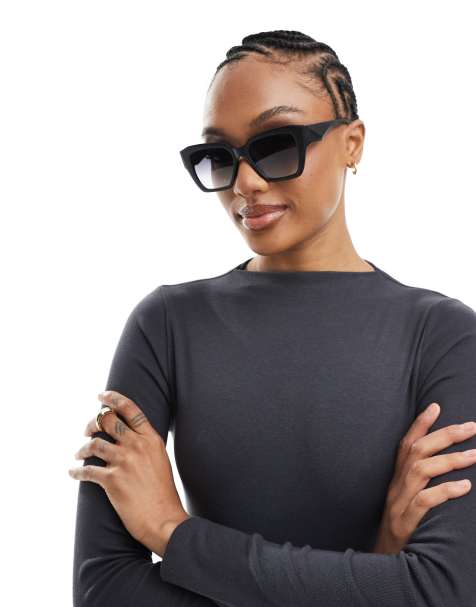 Pieces square frame sunglasses with  black tint lense in matte black - view 1