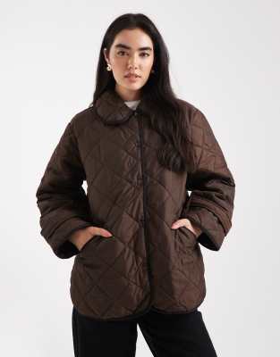 Pieces - Steppjacke in Schokobraun mit Kragendetail-Brown