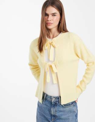 Pieces - Strickjacke in blassem Bananengelb