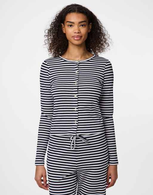 Pieces – Strickjacke in maritimem Blau