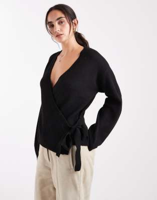 Pieces - Strickpullover in Schwarz mit seitlichen Bindebändern