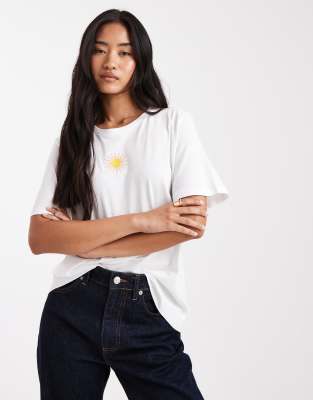 Pieces Sun Embroidered T-shirt In White