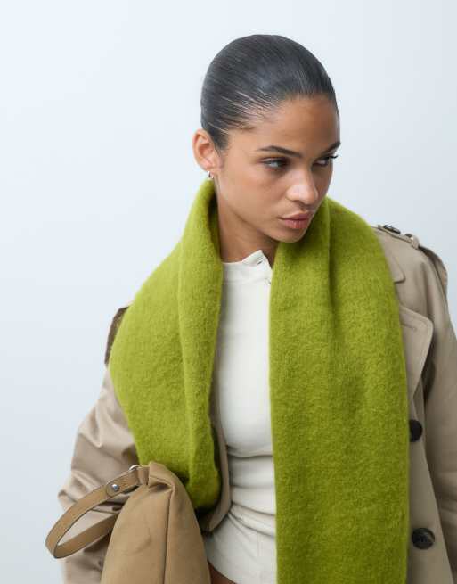 Pieces super soft tassel scarf in green, 3 of 3