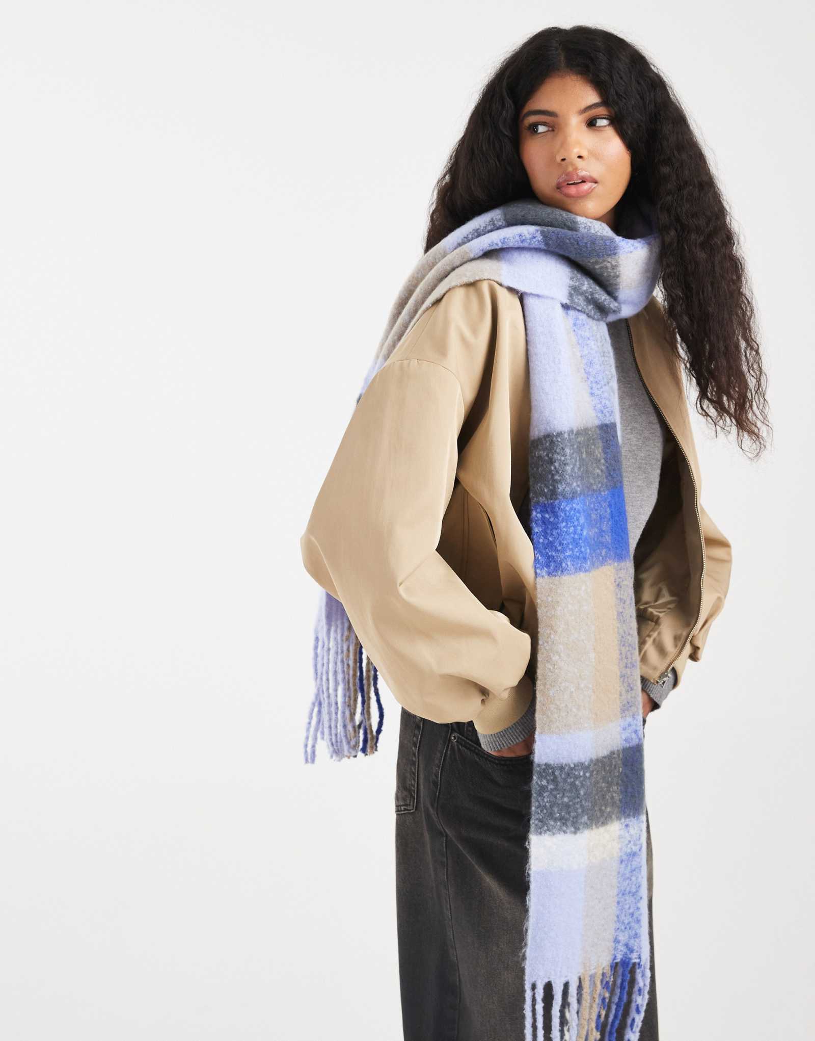 КУСОЧКИ супер мягкого шарфа с кисточками в лавандовую клетку