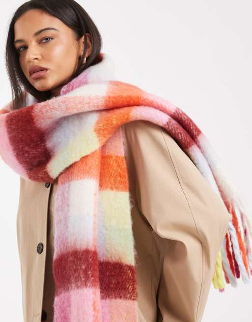 Pieces super soft tassel scarf in pink and red check, 3 of 3