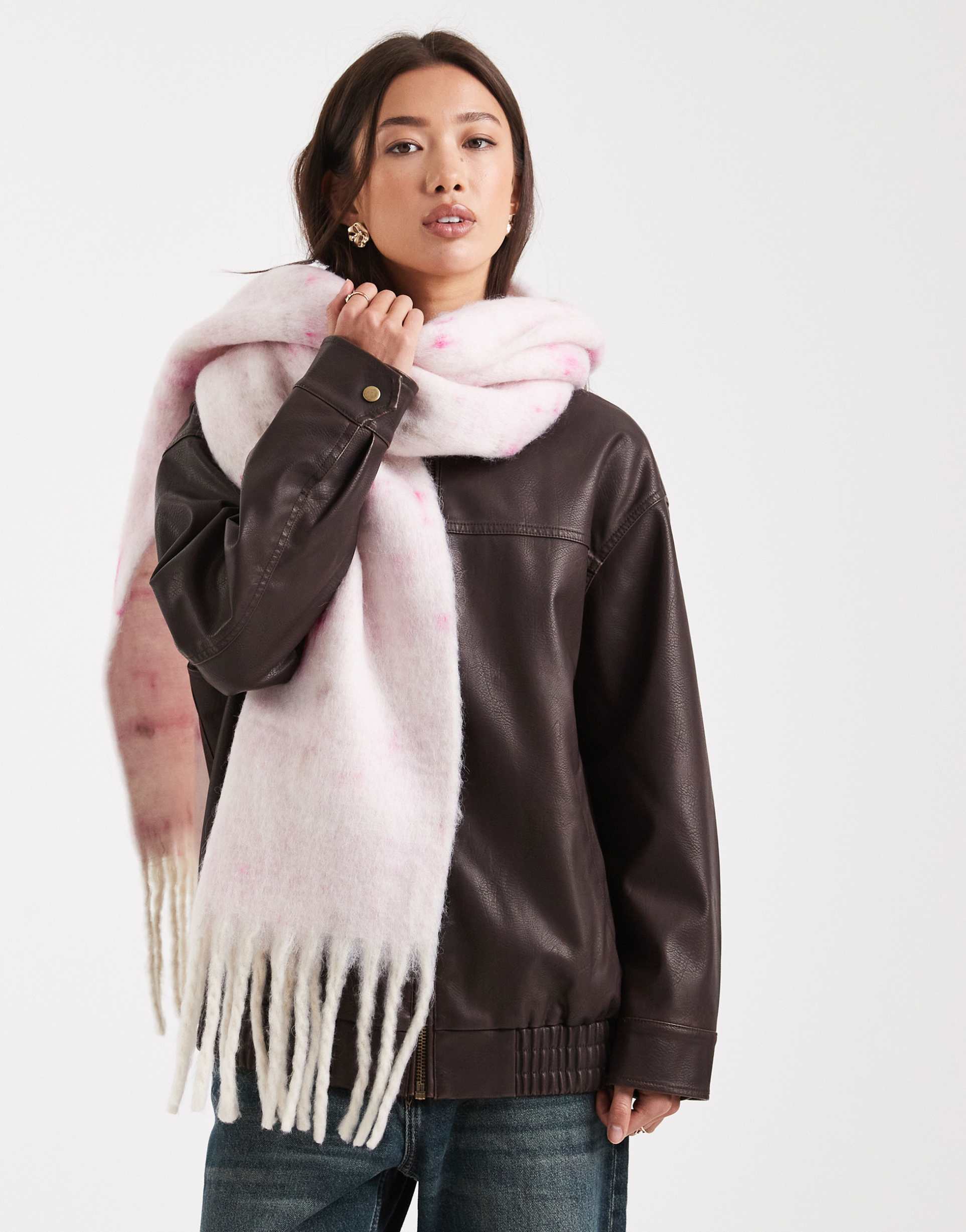 pieces super soft tassel scarf in pink spot print