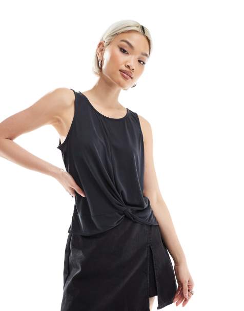 Pieces – Svart, mjukt och tunt linne med snurrad knut framtill - view 1