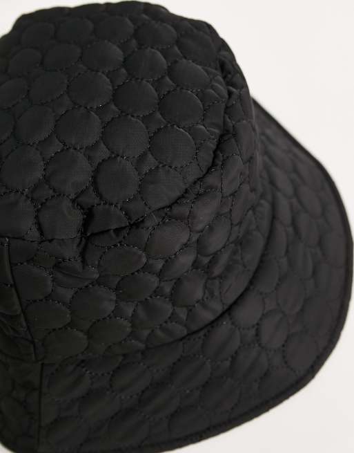 Pieces – Svart, quiltad solhatt, 3 av 4