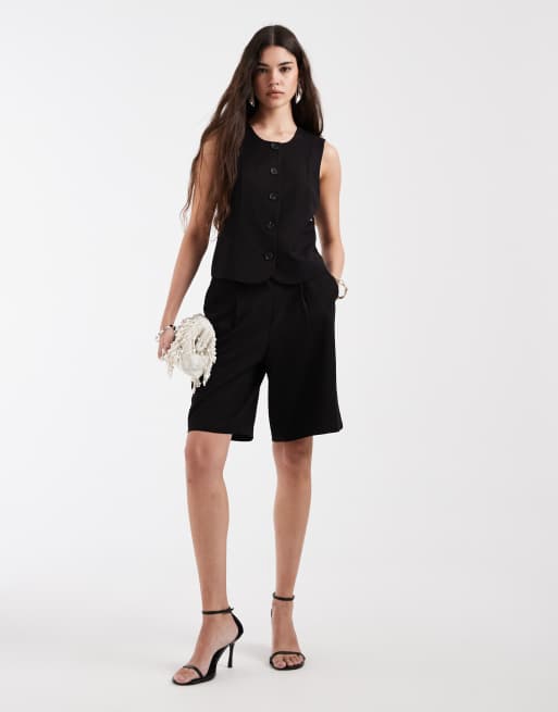 Pieces – Svarta, figursydda shorts i lång modell, del av set, 2 av 5