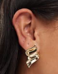 [Pieces] Pieces swirl earrings in gold One Size GOLD