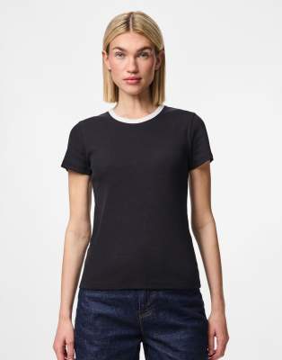 Pieces - T-Shirt in Schwarz