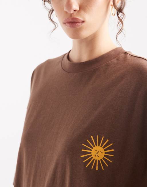 Pieces – T-Shirt in verwaschenem Mahagonibraun mit Sonnenuntergangsgrafik, 4 von 4