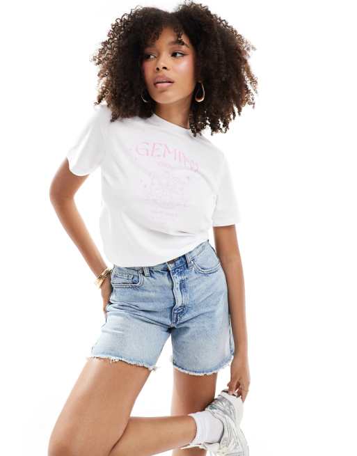 Pieces – T-Shirt in Weiß mit „Gemini“-Sternzeichenprint